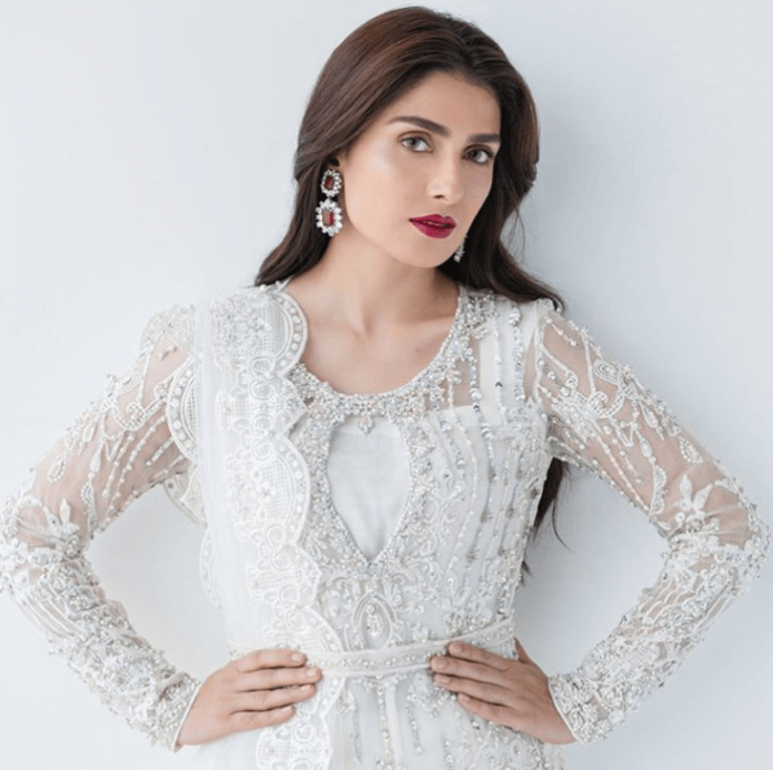 Ayeza khan makes a new fashion statement
